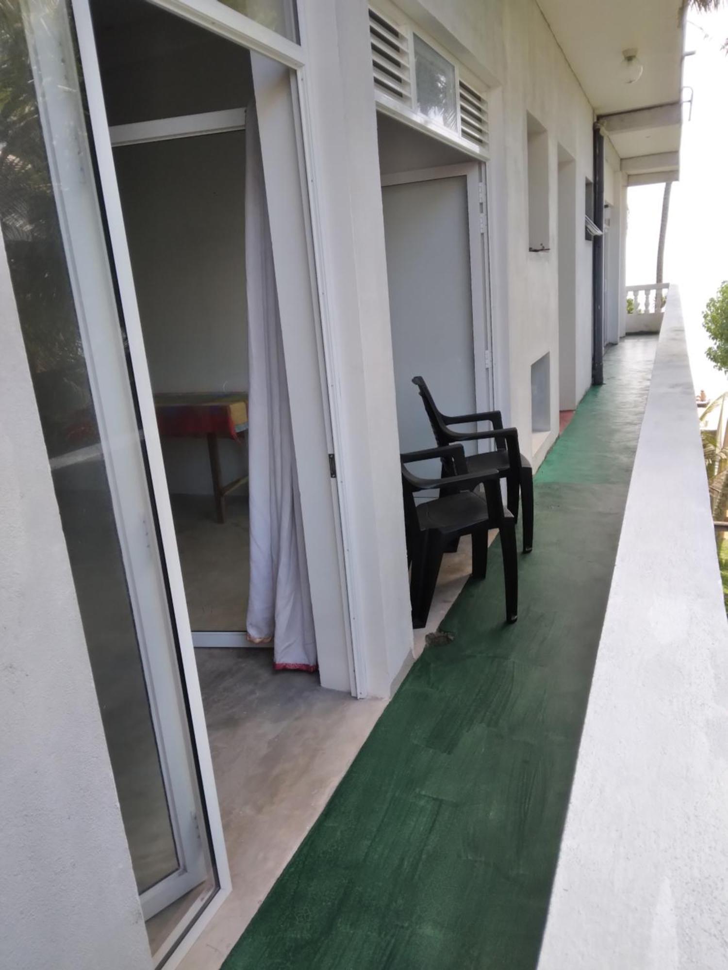 Sunray Rest - Beach View Homestay Mirissa Εξωτερικό φωτογραφία